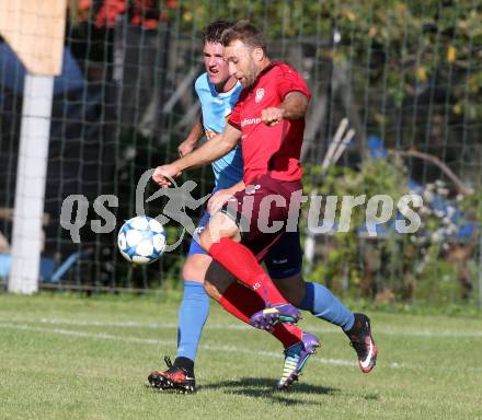 Fussball Kaerntner Liga. Lind gegen Eberstein. Mario Zagler, (Lind),  Harald Stark (Eberstein). Lind im Drautal, am 3.9.2016.
Foto: Kuess
---
pressefotos, pressefotografie, kuess, qs, qspictures, sport, bild, bilder, bilddatenbank