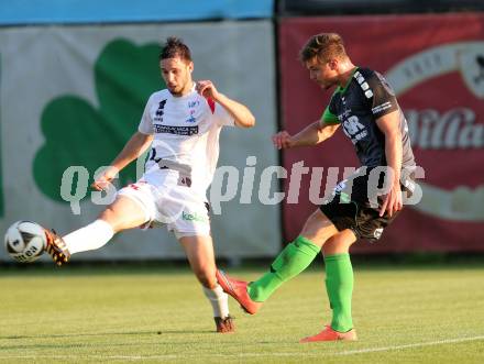 Fussball Kaerntner Liga. SAK gegen Feldkirchen. Patrick Lausegger,  (SAK), Sebastian Schmid (Feldkirchen). Welzenegg, am 9.9.2016.
Foto: Kuess
---
pressefotos, pressefotografie, kuess, qs, qspictures, sport, bild, bilder, bilddatenbank