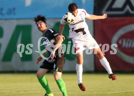 Fussball Kaerntner Liga. SAK gegen Feldkirchen. Patrick Lausegger,  (SAK), Gerfried Andreas Zwatz (Feldkirchen). Welzenegg, am 9.9.2016.
Foto: Kuess
---
pressefotos, pressefotografie, kuess, qs, qspictures, sport, bild, bilder, bilddatenbank