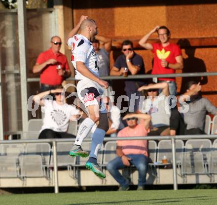 Fussball Kaerntner Liga. SAK gegen Feldkirchen.  Torjubel Christian Dlopst (SAK). Welzenegg, am 9.9.2016.
Foto: Kuess
---
pressefotos, pressefotografie, kuess, qs, qspictures, sport, bild, bilder, bilddatenbank