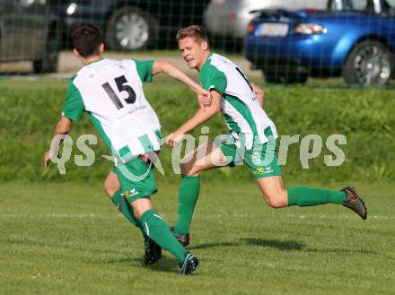 Fussball Kaerntner Liga. Maria Saal gegen Rapid Lienz. Torjubel Mario Kleinlercher, Manuel Amoser (Lienz). Maria Saal, am 10.9.2016.
Foto: Kuess
---
pressefotos, pressefotografie, kuess, qs, qspictures, sport, bild, bilder, bilddatenbank