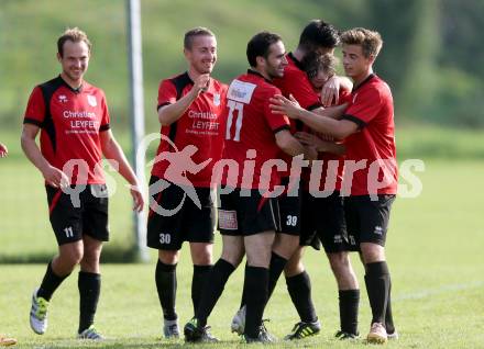 Fussball Kaerntner Liga. Maria Saal gegen Rapid Lienz. Torjubel Roland Krenn (Maria Saal). Maria Saal, am 10.9.2016.
Foto: Kuess
---
pressefotos, pressefotografie, kuess, qs, qspictures, sport, bild, bilder, bilddatenbank