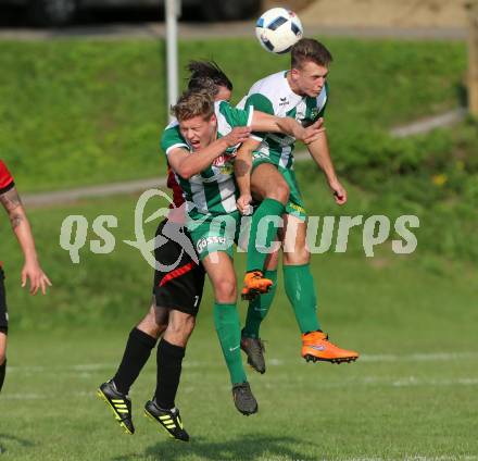 Fussball Kaerntner Liga. Maria Saal gegen Rapid Lienz. Roland Krenn,  (Maria Saal), Mario Kleinlercher, Florian Neumeister (Lienz). Maria Saal, am 10.9.2016.
Foto: Kuess
---
pressefotos, pressefotografie, kuess, qs, qspictures, sport, bild, bilder, bilddatenbank