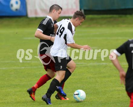 Fussball 1. KLasse A. Gmuend 1b gegen Defreggental. Marcel Rudolf Schoenherr,  (Gmuend), Nicolas Ladstaetter (Defreggental). Gmuend, am 11.9.2016.
Foto: Kuess
---
pressefotos, pressefotografie, kuess, qs, qspictures, sport, bild, bilder, bilddatenbank