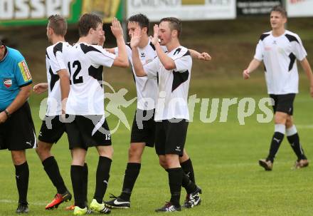 Fussball 1. KLasse A. Gmuend 1b gegen Defreggental. Torjubel Gmuend. Gmuend, am 11.9.2016.
Foto: Kuess
---
pressefotos, pressefotografie, kuess, qs, qspictures, sport, bild, bilder, bilddatenbank