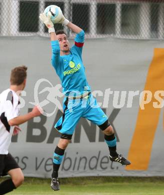 Fussball 1. KLasse A. Gmuend 1b gegen Defreggental. Martin Christian Innerhofer  (Defreggental). Gmuend, am 11.9.2016.
Foto: Kuess
---
pressefotos, pressefotografie, kuess, qs, qspictures, sport, bild, bilder, bilddatenbank