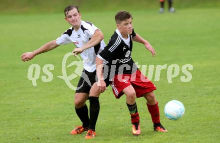 Fussball 1. KLasse A. Gmuend 1b gegen Defreggental. Markus Gruebler, (Gmuend), Marcel Martin Kleinlercher  (Defreggental). Gmuend, am 11.9.2016.
Foto: Kuess
---
pressefotos, pressefotografie, kuess, qs, qspictures, sport, bild, bilder, bilddatenbank