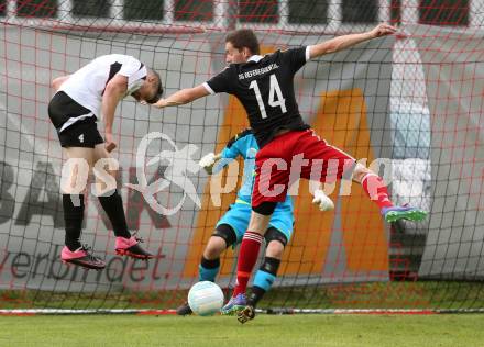 Fussball 1. KLasse A. Gmuend 1b gegen Defreggental. Marko Persterer, (Gmuend), Clemens Kleinlercher  (Defreggental). Gmuend, am 11.9.2016.
Foto: Kuess
---
pressefotos, pressefotografie, kuess, qs, qspictures, sport, bild, bilder, bilddatenbank