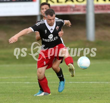 Fussball 1. KLasse A. Gmuend 1b gegen Defreggental. Joseph Armin Gansger,  (Gmuend), David Jakob Veider (Defreggental). Gmuend, am 11.9.2016.
Foto: Kuess
---
pressefotos, pressefotografie, kuess, qs, qspictures, sport, bild, bilder, bilddatenbank