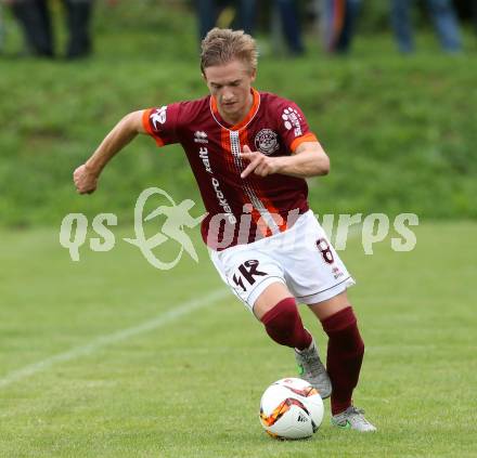 Fussball Unterliga West. Ludmannsdorf gegen Noetsch. Julian Hobel (Ludmannsdorf). Ludmannsdorf, am 18.9.2016.
Foto: Kuess
---
pressefotos, pressefotografie, kuess, qs, qspictures, sport, bild, bilder, bilddatenbank