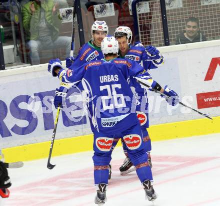 EBEL. Eishockey Bundesliga.  VSV gegen HC Orli Znojmo. Torjubel Miha Verlic, Corey Locke, Jan Urbas (VSV). Villach, am 18.9.2016.
Foto: Kuess 
---
pressefotos, pressefotografie, kuess, qs, qspictures, sport, bild, bilder, bilddatenbank