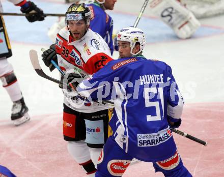 EBEL. Eishockey Bundesliga.  VSV gegen HC Orli Znojmo. Eric Hunter,  (VSV), Tomas Plihal (Znojmo). Villach, am 18.9.2016.
Foto: Kuess 
---
pressefotos, pressefotografie, kuess, qs, qspictures, sport, bild, bilder, bilddatenbank