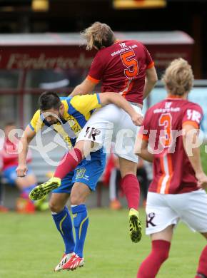 Fussball Unterliga West. Ludmannsdorf gegen Noetsch. Stefan Kalt, (Ludmannsdorf), Elvis Sahinovic (Noetsch). Ludmannsdorf, am 18.9.2016.
Foto: Kuess
---
pressefotos, pressefotografie, kuess, qs, qspictures, sport, bild, bilder, bilddatenbank