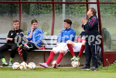 Fussball Unterliga West. Ludmannsdorf gegen Noetsch. Spielerbank, Trainer Karl Sommerauer (Ludmannsdorf). Ludmannsdorf, am 18.9.2016.
Foto: Kuess
---
pressefotos, pressefotografie, kuess, qs, qspictures, sport, bild, bilder, bilddatenbank