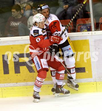 EBEL. Eishockey Bundesliga.  KAC gegen HC Orli Znojmo. Nikolaus Kraus,  (KAC), Jiri Beroun (Znojmo). Klagenfurt, am 23.9.2016.
Foto: Kuess 
---
pressefotos, pressefotografie, kuess, qs, qspictures, sport, bild, bilder, bilddatenbank