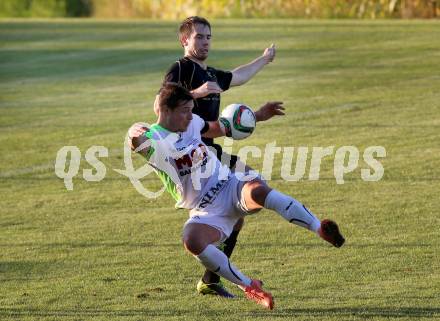 Fussball Kaerntner Liga. Koettmannsdorf gegen Feldkirchen. Christoph Hubert Habith,  (Koettmannsdorf), Sebastian Schmid (Feldkirchen). Koettmannsdorf, am 25.9.2016.
Foto: Kuess
---
pressefotos, pressefotografie, kuess, qs, qspictures, sport, bild, bilder, bilddatenbank