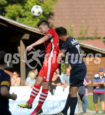 Fussball. 1. Klasse C. Ebental gegen SG KSK-Woerthersee/ATUS Poertschach. David Valtiner (Ebental),  Marcel Kaiser (SG KSK-Woerthersee/ATUS Poertschach). Ebental, 25.9.2016.
Foto: Kuess
---
pressefotos, pressefotografie, kuess, qs, qspictures, sport, bild, bilder, bilddatenbank