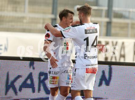 Fussball Bundesliga. RZ Pellets WAC gegen  Altach. Torjubel Christopher Wernitznig, Philipp Prosenik (WAC). Wolfsberg, am 1.10.2016.
Foto: Kuess
---
pressefotos, pressefotografie, kuess, qs, qspictures, sport, bild, bilder, bilddatenbank