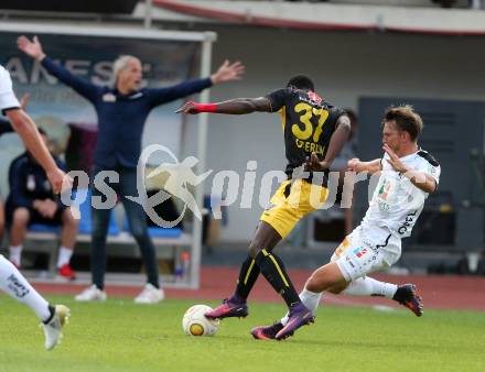 Fussball Bundesliga. RZ Pellets WAC gegen  Altach. Christopher Wernitznig, (WAC), Dimitri Joseph Oberlin (Altach). Wolfsberg, am 1.10.2016.
Foto: Kuess
---
pressefotos, pressefotografie, kuess, qs, qspictures, sport, bild, bilder, bilddatenbank