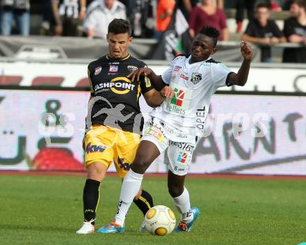 Fussball Bundesliga. RZ Pellets WAC gegen  Altach.  Zakaria Sanogo,  (WAC),  Daniel Luxbacher (Altach). Wolfsberg, am 1.10.2016.
Foto: Kuess
---
pressefotos, pressefotografie, kuess, qs, qspictures, sport, bild, bilder, bilddatenbank