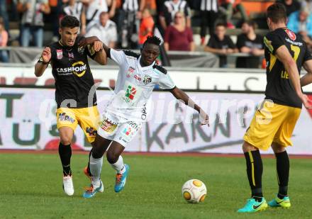 Fussball Bundesliga. RZ Pellets WAC gegen  Altach.  Zakaria Sanogo,  (WAC),  Daniel Luxbacher (Altach). Wolfsberg, am 1.10.2016.
Foto: Kuess
---
pressefotos, pressefotografie, kuess, qs, qspictures, sport, bild, bilder, bilddatenbank