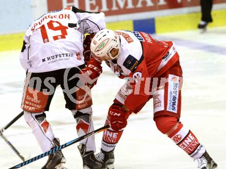 EBEL. Eishockey Bundesliga.  KAC gegen HC TWK Innsbruck. Marc Hurtubise,  (KAC), Tyler Spurgeon (Innsbruck). Klagenfurt, am 2.10.2016.
Foto: Kuess 
---
pressefotos, pressefotografie, kuess, qs, qspictures, sport, bild, bilder, bilddatenbank