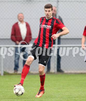 Fussball Unterliga West. St. Jakob im Rosental gegen Radenthein. Petar Stojnic (St. Jakob/Ros.). St. Jakob, am 2.10.2016.
Foto: Kuess
---
pressefotos, pressefotografie, kuess, qs, qspictures, sport, bild, bilder, bilddatenbank