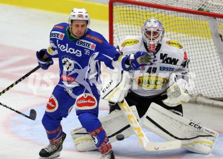 EBEL. Eishockey Bundesliga.  VSV gegen Dornbirner Eishockey Club. Patrick Platzer,  (VSV), Florian Hardy (Dornbirn). Villach, am 2.10.2016.
Foto: Kuess 
---
pressefotos, pressefotografie, kuess, qs, qspictures, sport, bild, bilder, bilddatenbank