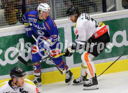 EBEL. Eishockey Bundesliga.  VSV gegen Dornbirner Eishockey Club. Christof Kromp,  (VSV), Michael Caruso (Dornbirn). Villach, am 2.10.2016.
Foto: Kuess 
---
pressefotos, pressefotografie, kuess, qs, qspictures, sport, bild, bilder, bilddatenbank