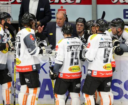 EBEL. Eishockey Bundesliga.  VSV gegen Dornbirner Eishockey Club. Trainer Dave MacQueen (Dornbirn). Villach, am 2.10.2016.
Foto: Kuess 
---
pressefotos, pressefotografie, kuess, qs, qspictures, sport, bild, bilder, bilddatenbank