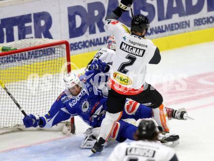 EBEL. Eishockey Bundesliga.  VSV gegen Dornbirner Eishockey Club. Eric Hunter,  (VSV), Olivier Magnan (Dornbirn). Villach, am 2.10.2016.
Foto: Kuess 
---
pressefotos, pressefotografie, kuess, qs, qspictures, sport, bild, bilder, bilddatenbank