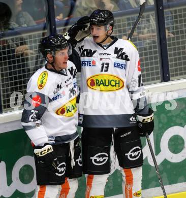 EBEL. Eishockey Bundesliga.  VSV gegen Dornbirner Eishockey Club. Torjubel James Livingston, Oliver Achermann (Dornbirn). Villach, am 2.10.2016.
Foto: Kuess 
---
pressefotos, pressefotografie, kuess, qs, qspictures, sport, bild, bilder, bilddatenbank