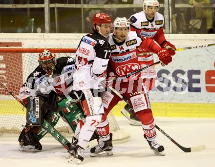 EBEL. Eishockey Bundesliga.  KAC gegen HC TWK Innsbruck. Mark Hurtubise, (KAC), Philipp Lindner, Andy Chiodo (Innsbruck). Klagenfurt, am 2.10.2016.
Foto: Kuess 
---
pressefotos, pressefotografie, kuess, qs, qspictures, sport, bild, bilder, bilddatenbank