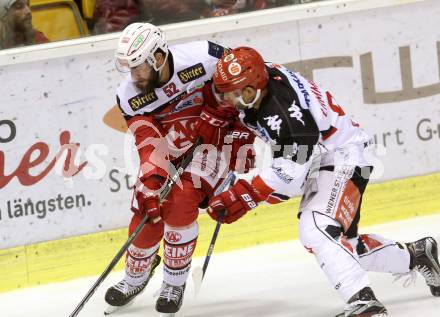 EBEL. Eishockey Bundesliga.  KAC gegen HC TWK Innsbruck. Christoph Duller, (KAC), John Lammers (Innsbruck). Klagenfurt, am 2.10.2016.
Foto: Kuess 
---
pressefotos, pressefotografie, kuess, qs, qspictures, sport, bild, bilder, bilddatenbank