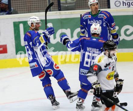 EBEL. Eishockey Bundesliga.  VSV gegen Dornbirner Eishockey Club. Torjubel Evan McGrath, Eric Hunter, Kevin Wehrs (VSV). Villach, am 2.10.2016.
Foto: Kuess 
---
pressefotos, pressefotografie, kuess, qs, qspictures, sport, bild, bilder, bilddatenbank