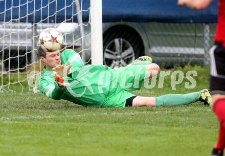 Fussball Unterliga West. St. Jakob im Rosental gegen Radenthein. Christian Michor (St. Jakob/Ros.). St. Jakob, am 2.10.2016.
Foto: Kuess
---
pressefotos, pressefotografie, kuess, qs, qspictures, sport, bild, bilder, bilddatenbank