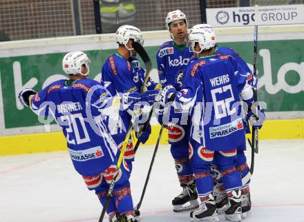 EBEL. Eishockey Bundesliga.  VSV gegen Dornbirner Eishockey Club. Torjubel Evan McGrath, Eric Hunter, Kevin Wehrs, Nico Brunner, Corey Locke (VSV). Villach, am 2.10.2016.
Foto: Kuess 
---
pressefotos, pressefotografie, kuess, qs, qspictures, sport, bild, bilder, bilddatenbank