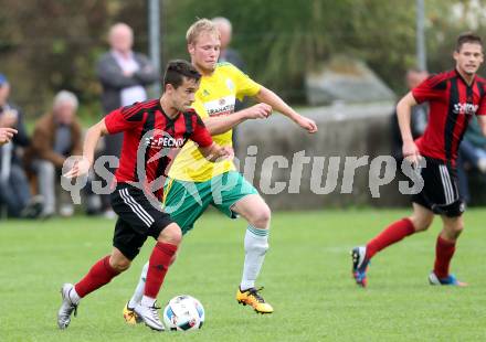 Fussball Unterliga West. St. Jakob im Rosental gegen Radenthein. Marco Koller,  (St. Jakob/Ros.), Bernhard Gassler (Radenthein). St. Jakob, am 2.10.2016.
Foto: Kuess
---
pressefotos, pressefotografie, kuess, qs, qspictures, sport, bild, bilder, bilddatenbank