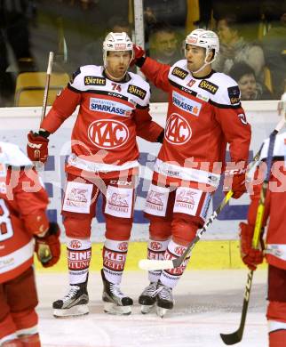 EBEL. Eishockey Bundesliga.  KAC gegen HC TWK Innsbruck. Torjubel Jamie Lundmark, Ziga Pance (KAC). Klagenfurt, am 2.10.2016.
Foto: Kuess 
---
pressefotos, pressefotografie, kuess, qs, qspictures, sport, bild, bilder, bilddatenbank