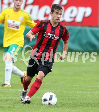 Fussball Unterliga West. St. Jakob im Rosental gegen Radenthein. Marco Koller (St. Jakob/Ros.). St. Jakob, am 2.10.2016.
Foto: Kuess
---
pressefotos, pressefotografie, kuess, qs, qspictures, sport, bild, bilder, bilddatenbank