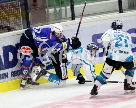 EBEL. Eishockey Bundesliga.  VSV gegen EHC Liwest Black Wings Linz. Julian Pusnik,  (VSV), Marc Andre Dorion, Philipp Lukas (Linz). Villach, am 4.10.2016.
Foto: Kuess 
---
pressefotos, pressefotografie, kuess, qs, qspictures, sport, bild, bilder, bilddatenbank