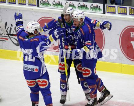 EBEL. Eishockey Bundesliga.  VSV gegen EHC Liwest Black Wings Linz. Torjubel Patrick Platzer, Brock McBride, Valentin Leiler (VSV). Villach, am 4.10.2016.
Foto: Kuess 
---
pressefotos, pressefotografie, kuess, qs, qspictures, sport, bild, bilder, bilddatenbank