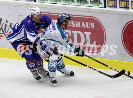 EBEL. Eishockey Bundesliga.  VSV gegen EHC Liwest Black Wings Linz. Kevin Wehrs, (VSV), Stefan Gaffal  (Linz). Villach, am 4.10.2016.
Foto: Kuess 
---
pressefotos, pressefotografie, kuess, qs, qspictures, sport, bild, bilder, bilddatenbank