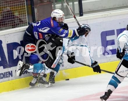 EBEL. Eishockey Bundesliga.  VSV gegen EHC Liwest Black Wings Linz. Julian Pusnik,  (VSV), Marc Andre Dorion,  (Linz). Villach, am 4.10.2016.
Foto: Kuess 
---
pressefotos, pressefotografie, kuess, qs, qspictures, sport, bild, bilder, bilddatenbank