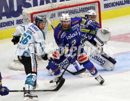 EBEL. Eishockey Bundesliga.  VSV gegen EHC Liwest Black Wings Linz. Markus Schlacher, Olivier Roy, (VSV), Stefan Gaffal  (Linz). Villach, am 4.10.2016.
Foto: Kuess 
---
pressefotos, pressefotografie, kuess, qs, qspictures, sport, bild, bilder, bilddatenbank