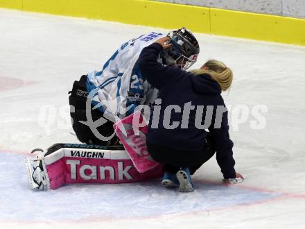 EBEL. Eishockey Bundesliga.  VSV gegen EHC Liwest Black Wings Linz. Michael Ouzas verletzt (Linz). Villach, am 4.10.2016.
Foto: Kuess 
---
pressefotos, pressefotografie, kuess, qs, qspictures, sport, bild, bilder, bilddatenbank