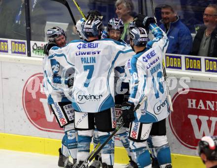 EBEL. Eishockey Bundesliga.  VSV gegen EHC Liwest Black Wings Linz. Torjubel (Linz). Villach, am 4.10.2016.
Foto: Kuess 
---
pressefotos, pressefotografie, kuess, qs, qspictures, sport, bild, bilder, bilddatenbank