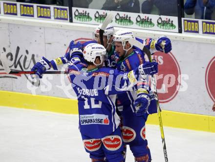 EBEL. Eishockey Bundesliga.  VSV gegen EHC Liwest Black Wings Linz. Torjubel Patrick Platzer, Brock McBride, Valentin Leiler (VSV). Villach, am 4.10.2016.
Foto: Kuess 
---
pressefotos, pressefotografie, kuess, qs, qspictures, sport, bild, bilder, bilddatenbank