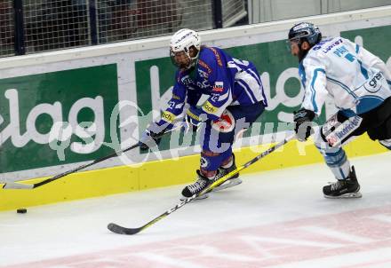 EBEL. Eishockey Bundesliga.  VSV gegen EHC Liwest Black Wings Linz. Benjamin Lanzinger,  (VSV), Brett Palin (Linz). Villach, am 4.10.2016.
Foto: Kuess 
---
pressefotos, pressefotografie, kuess, qs, qspictures, sport, bild, bilder, bilddatenbank