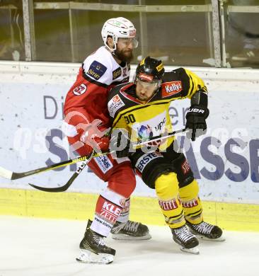 EBEL. Eishockey Bundesliga. KAC gegen 	UPC Vienna Capitals. Christoph Duller,  (KAC), Kelsey Tessier (Vienna). Klagenfurt, am 6.10.2016.
Foto: Kuess

---
pressefotos, pressefotografie, kuess, qs, qspictures, sport, bild, bilder, bilddatenbank